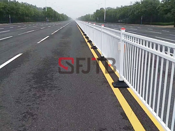 山東德州市隔離護(hù)欄 山東德州市隔離護(hù)欄